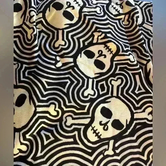 Halloween Lularoe TC2  bundle of‎ new skull leggings. New - Picture 2 of 3